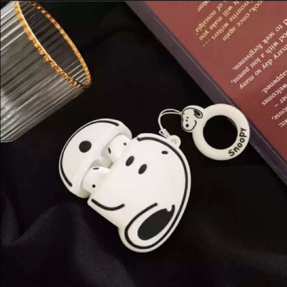 Snoopy AirPod case